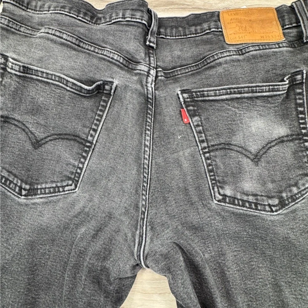 Levis Premium 541‎ Athletic Taper Jeans Mens 36x34 Washed Black 18181-0636